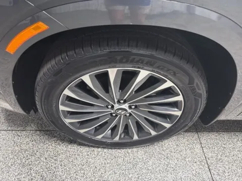 More photos of 2023 Hyundai Palisade Calligraphy at Seay Motors, KY