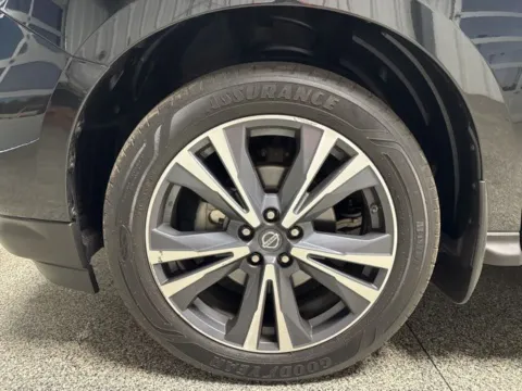 Another view of 2018 Nissan Pathfinder Platinum for sale in Mayfield, KY at Seay Motors