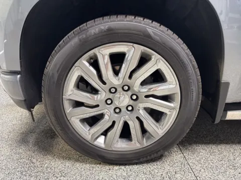 Another view of 2019 Chevrolet Silverado 1500 High Country for sale in Mayfield, KY at Seay Motors