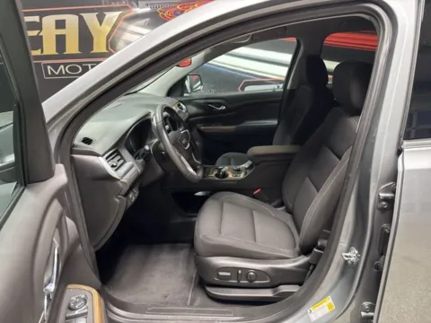 More photos of 2023 GMC Acadia SLE at Seay Motors, KY