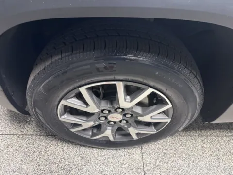 More photos of 2023 GMC Acadia SLE at Seay Motors, KY