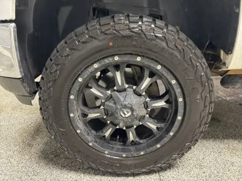 Photos of 2014 GMC Sierra 2500HD SLT for sale in Mayfield, KY at Seay Motors