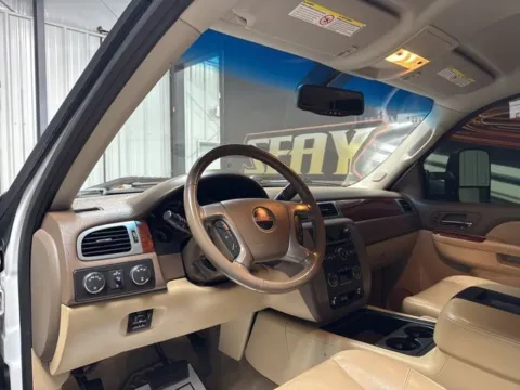 More photos of 2014 GMC Sierra 2500HD SLT at Seay Motors, KY