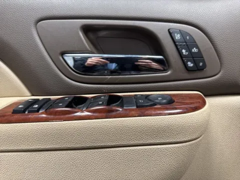 More photos of 2014 GMC Sierra 2500HD SLT at Seay Motors, KY