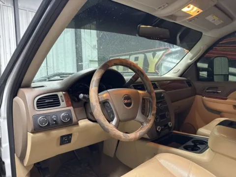 More photos of 2014 GMC Sierra 2500HD SLT at Seay Motors, KY