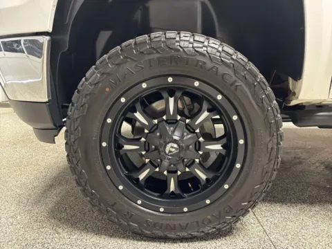 Photos of 2014 GMC Sierra 2500HD SLT for sale in Mayfield, KY at Seay Motors