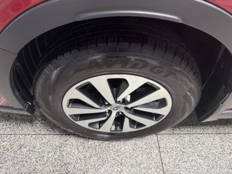 More photos of 2020 Subaru Outback Premium at Seay Motors, KY