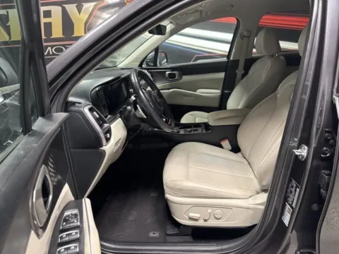 More photos of 2023 Kia Sorento Hybrid EX at Seay Motors, KY