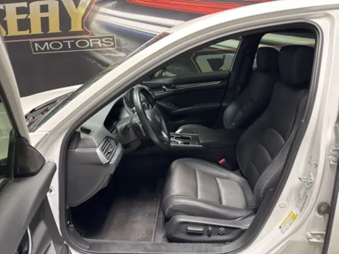 More photos of 2022 Honda Accord Sport 2.0T at Seay Motors, KY