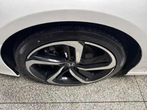 More photos of 2022 Honda Accord Sport 2.0T at Seay Motors, KY