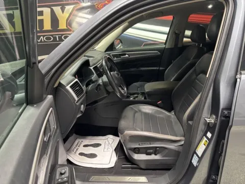 More photos of 2021 Volkswagen Atlas SEL Premium at Seay Motors, KY