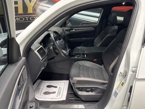More photos of 2020 Volkswagen Atlas Cross Sport 3.6L V6 SEL Premium at Seay Motors, KY
