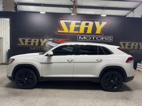 Photos of 2020 Volkswagen Atlas Cross Sport 3.6L V6 SEL Premium for sale in Mayfield, KY at Seay Motors
