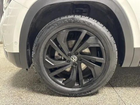 More photos of 2020 Volkswagen Atlas Cross Sport 3.6L V6 SEL Premium at Seay Motors, KY