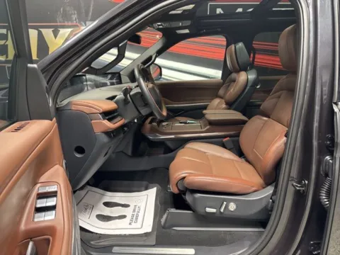 More photos of 2025 Lincoln Navigator Reserve at Seay Motors, KY