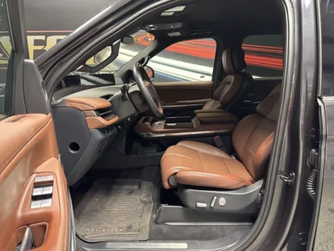 More photos of 2025 Lincoln Navigator Reserve at Seay Motors, KY