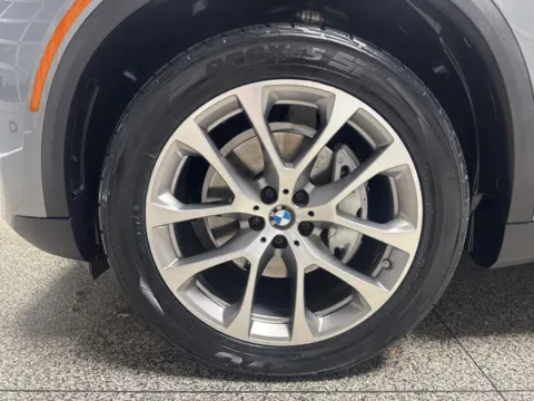 More photos of 2024 BMW X5 xDrive40i at Seay Motors, KY