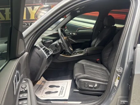 More photos of 2024 BMW X5 xDrive40i at Seay Motors, KY