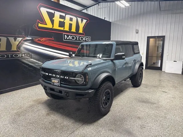Blue 2022 Ford Bronco Wildtrak for sale in Mayfield, KY