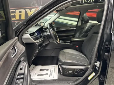 More photos of 2021 Jeep Grand Cherokee L Limited at Seay Motors, KY