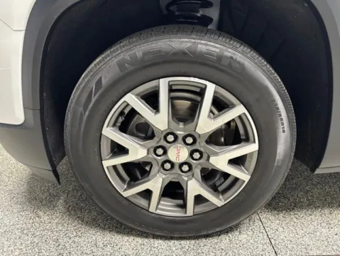 More photos of 2020 GMC Acadia SLE at Seay Motors, KY