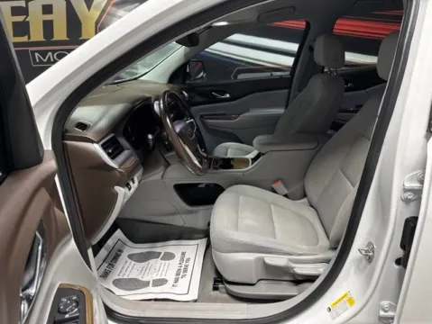 More photos of 2020 GMC Acadia SLE at Seay Motors, KY