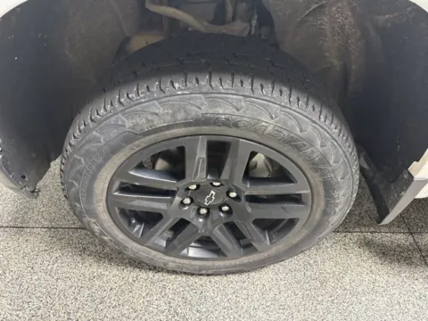 Another view of 2021 Chevrolet Silverado 1500 LT Trail Boss for sale in Mayfield, KY at Seay Motors