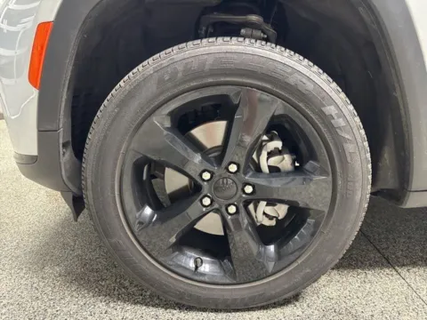 Another view of 2023 Jeep Grand Cherokee L Altitude X for sale in Mayfield, KY at Seay Motors