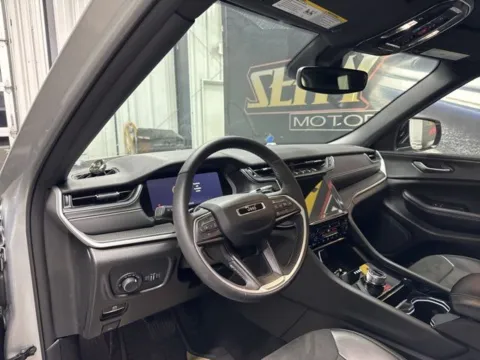 More photos of 2023 Jeep Grand Cherokee L Altitude X at Seay Motors, KY