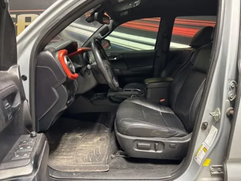 More photos of 2020 Toyota Tacoma TRD Sport at Seay Motors, KY