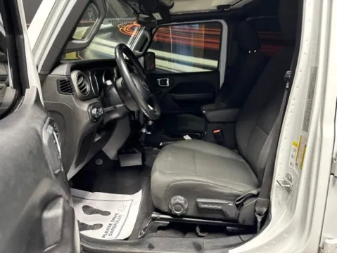 More photos of 2019 Jeep Wrangler Unlimited Sport S at Seay Motors, KY