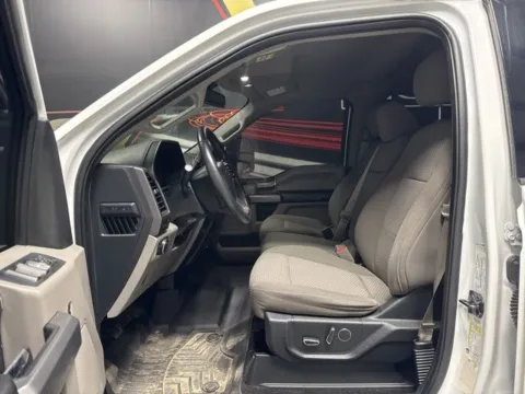 More photos of 2017 Ford F-150 XLT at Seay Motors, KY