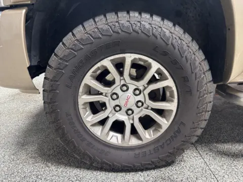 Another view of 2006 GMC Sierra 1500 SLE1 for sale in Mayfield, KY at Seay Motors