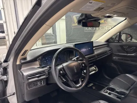 More photos of 2023 Lincoln Corsair Reserve at Seay Motors, KY