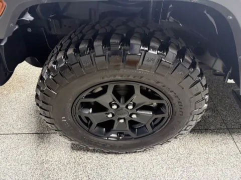 More photos of 2023 Jeep Gladiator Willys at Seay Motors, KY
