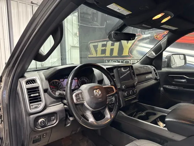 2021 RAM 1500 Big Horn/Lone Star 4x4 Crew Cab 5'7's photo