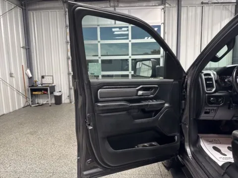 More photos of 2021 Ram 1500 Big Horn/Lone Star at Seay Motors, KY