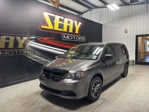 Gray 2017 Dodge Grand Caravan SE Plus for sale in Mayfield, KY