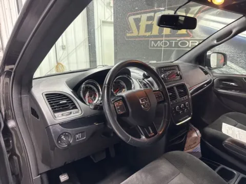 More photos of 2017 Dodge Grand Caravan SE Plus at Seay Motors, KY