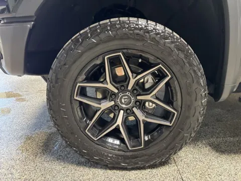 More photos of 2024 GMC Sierra 1500 AT4X at Seay Motors, KY