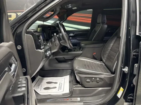 More photos of 2024 GMC Sierra 1500 AT4X at Seay Motors, KY