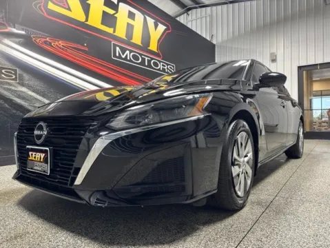 Photos of 2023 Nissan Altima 2.5 S for sale in Mayfield, KY at Seay Motors