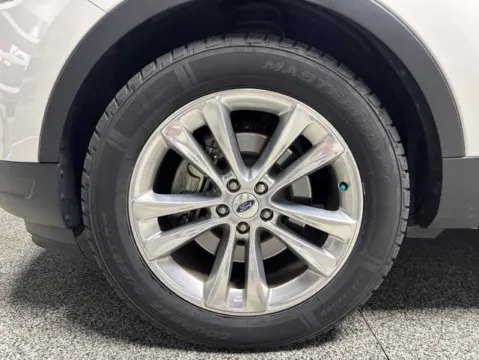Another view of 2019 Ford Explorer XLT for sale in Mayfield, KY at Seay Motors