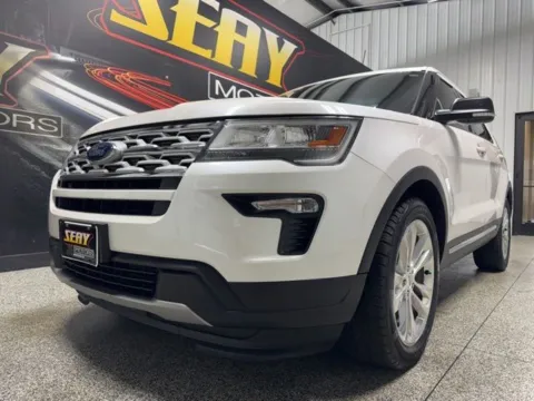 Photos of 2019 Ford Explorer XLT for sale in Mayfield, KY at Seay Motors