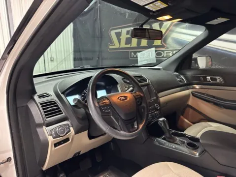 More photos of 2019 Ford Explorer XLT at Seay Motors, KY