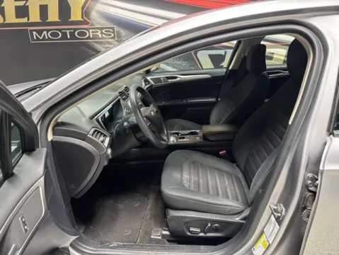 More photos of 2020 Ford Fusion SE at Seay Motors, KY