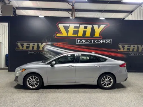 Photos of 2020 Ford Fusion SE for sale in Mayfield, KY at Seay Motors