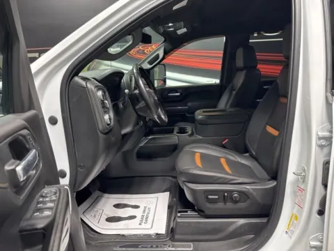More photos of 2022 GMC Sierra 2500 HD AT4 at Seay Motors, KY