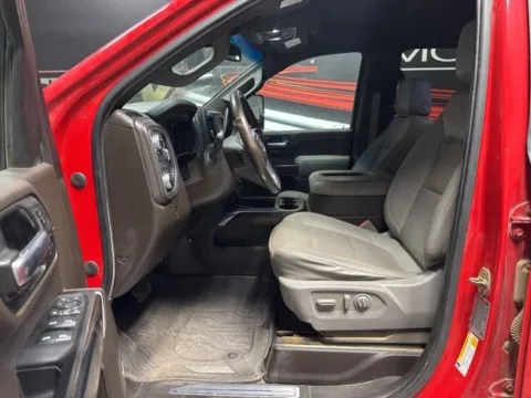 More photos of 2022 GMC Sierra 2500HD SLT at Seay Motors, KY