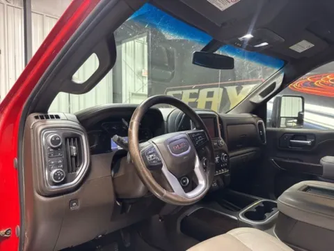 More photos of 2022 GMC Sierra 2500HD SLT at Seay Motors, KY